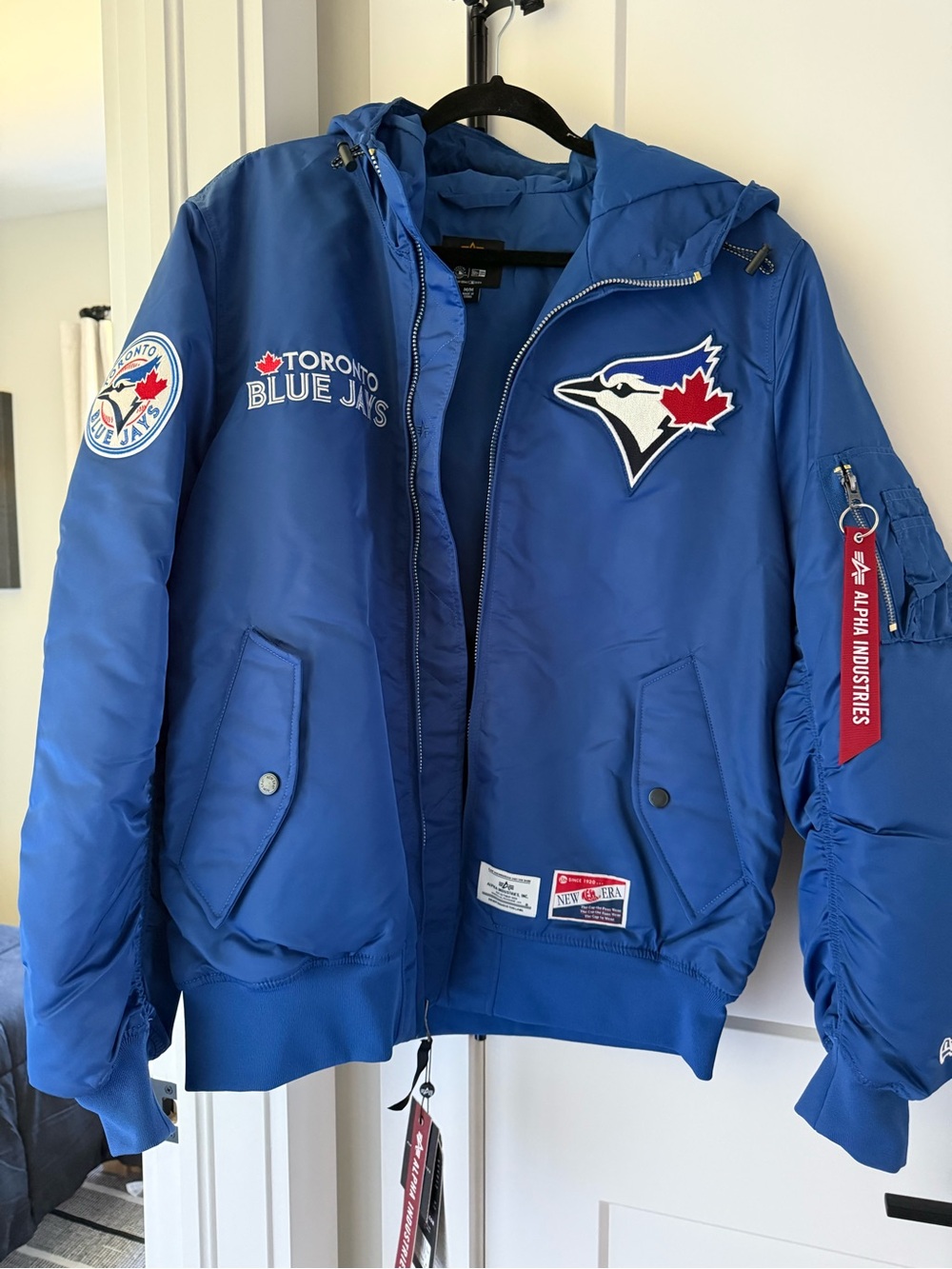 New Era x Alpha Industries Toronto Blue Jays L-2B Hooded Bomber Jacket